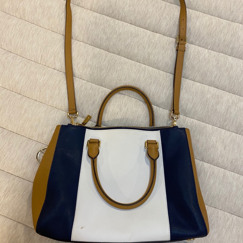 Michael Kors Designer handbag π - Picture 3 of 10